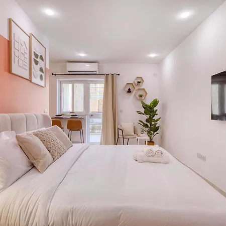 Apartment In Sliema's Perfect Spot Walk To Sea Sliema